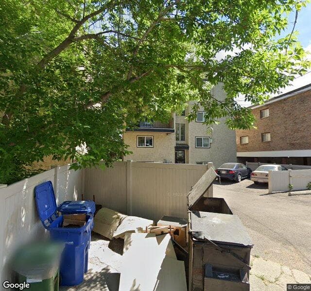 Street view of 4-624 2 Avenue NW, Calgary