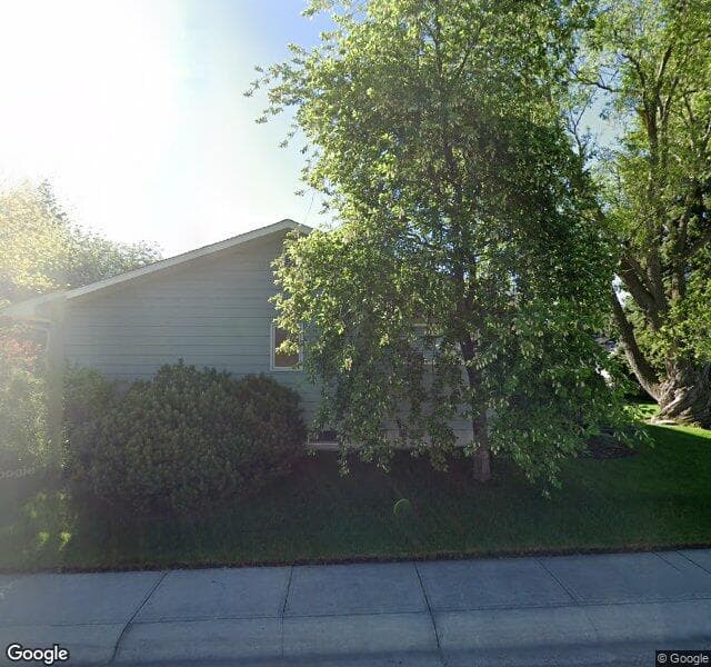 Street view of 604 Willoughby Crescent SE, Calgary