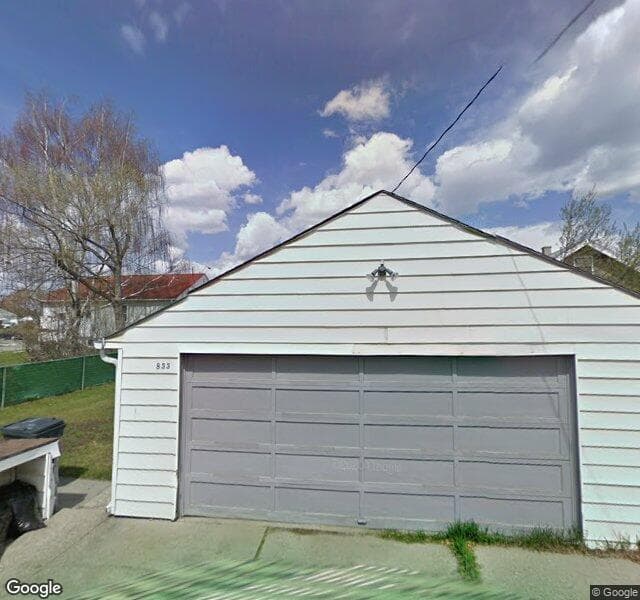 Street view of 833 20 Avenue NW, Calgary