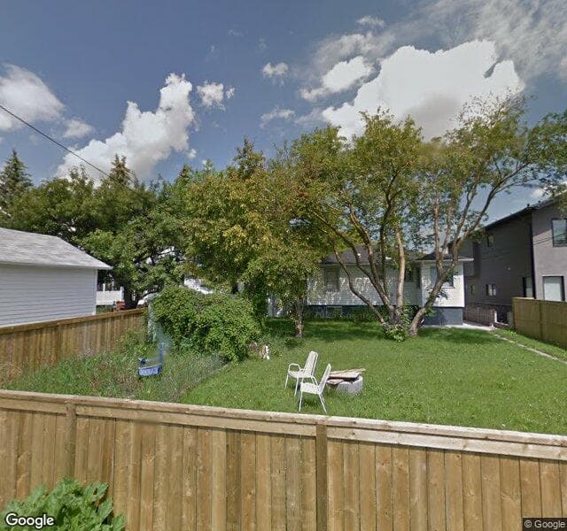 Street view of 1009 18 Avenue NW, Calgary