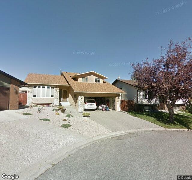 Street view of 43 Beaconsfield Place NW, Calgary
